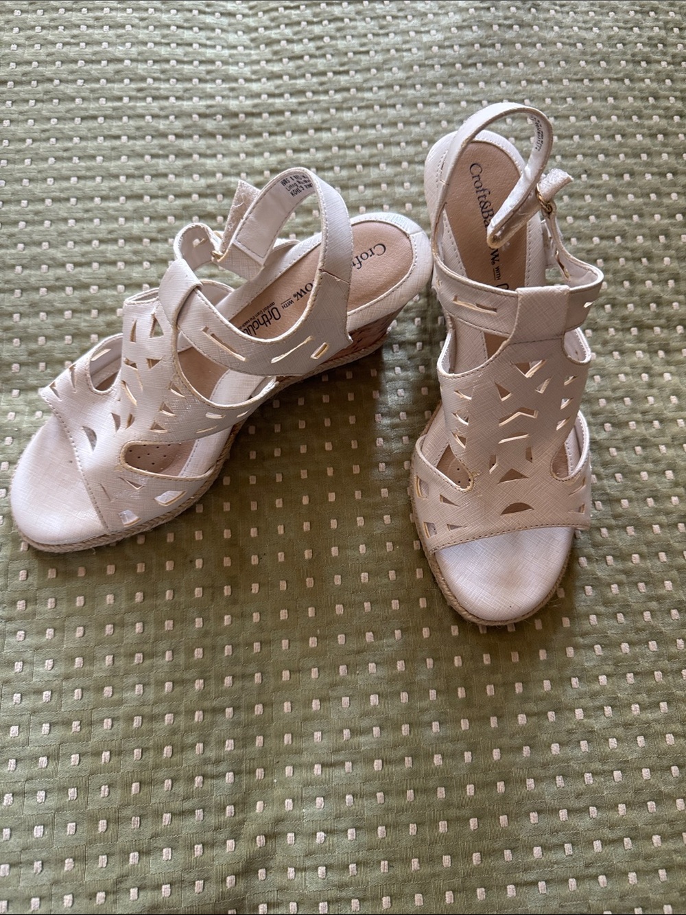 Comfortable Croft &Barrow with Othro-light soles